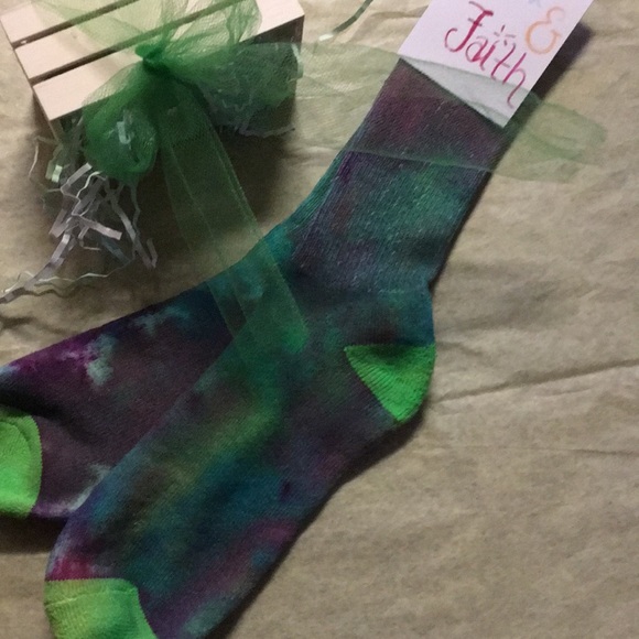 Alex & Faith Tie Dye Socks - Picture 9 of 9